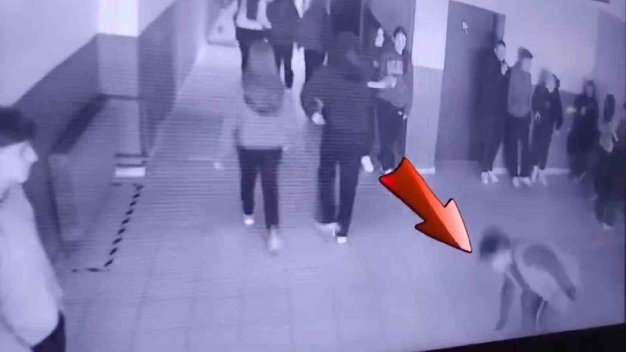 Edirne’de öğrencilerden sosyal deney: Yere atılan çöpe duyarlılık