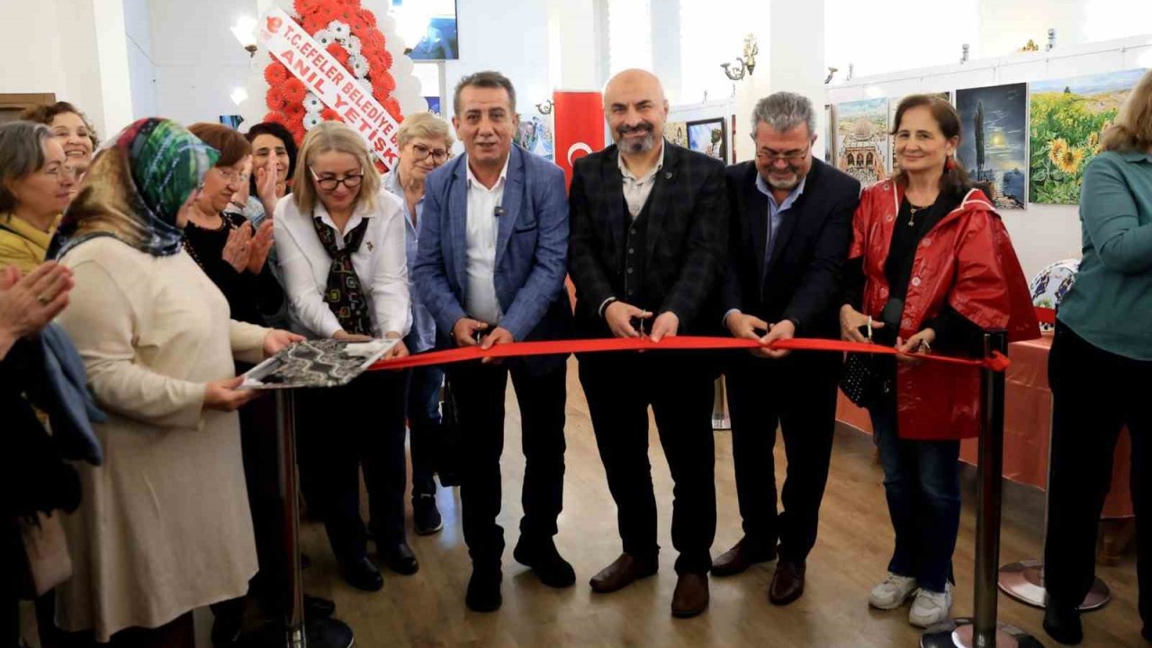 Efeler’de el emeği göz nuru eserler görücüye çıktı