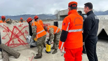 Erzincan’da "Enkazdan yaralı tahliye ve çadır kurma yarışması" düzenleniyor