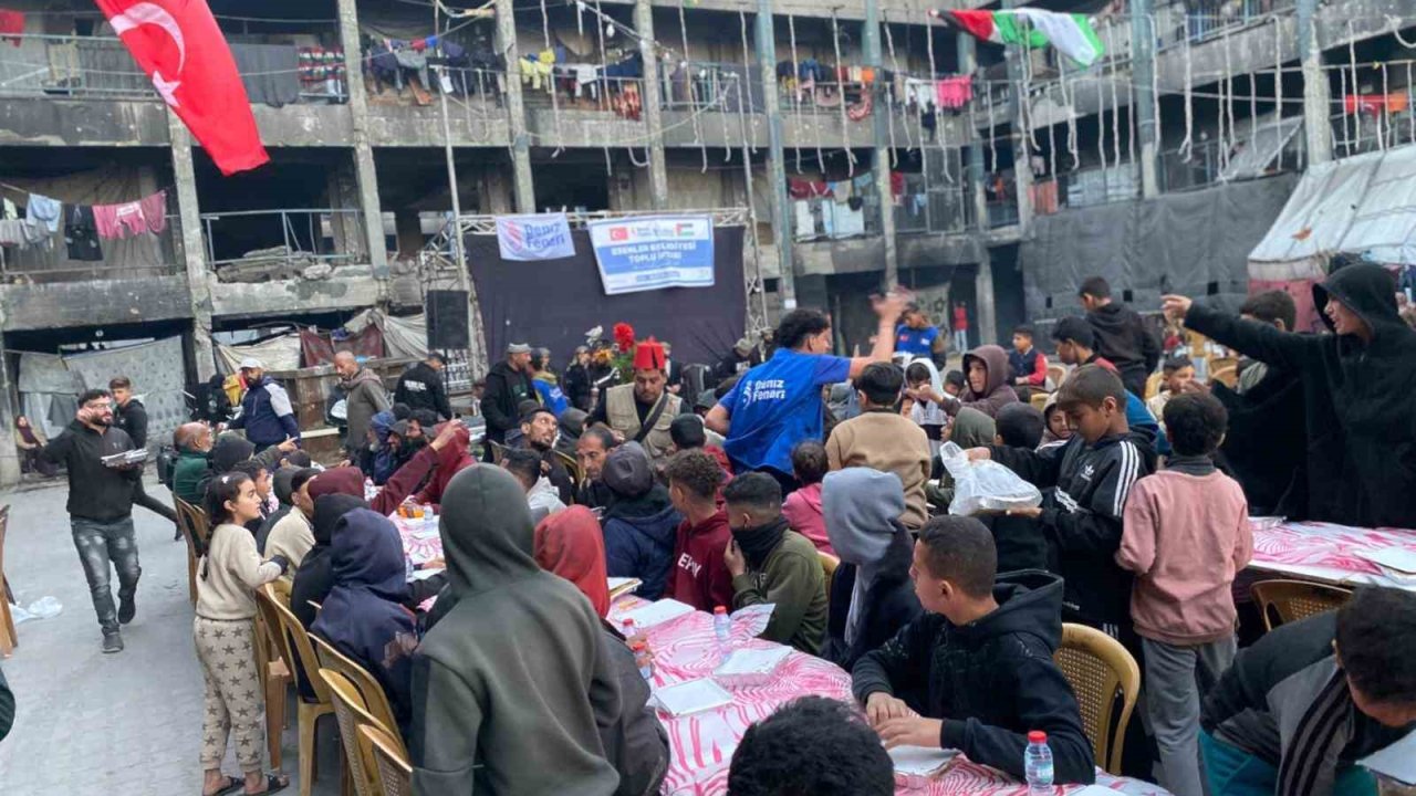 Esenler’den Gazze’ye 10 bin kişilik iftar sofrası