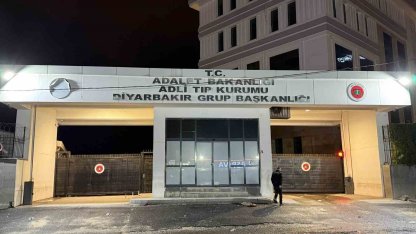 Eşi ile uygunsuz şekilde yakaladığı adama kurşun yağdırdı: 1 ölü, 1 yaralı