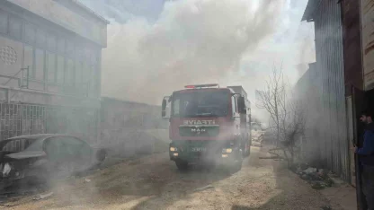 Eskişehir’de mobilya deposunda yangın