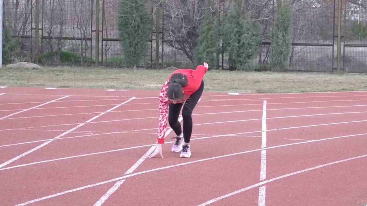 Eskişehirli milli atlet Edanur Tulum, Balkan Şampiyonası’nda 30 yıl sonra gelen altının gururunu yaşıyor