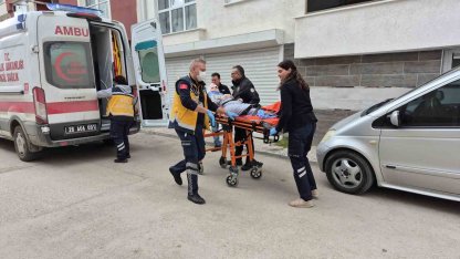 Evinde düşerek yaralanan yaşlı kadın dakikalarca yardım bekledi