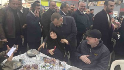 Ezine’de 10 bin kişi iftar sofrasında buluştu