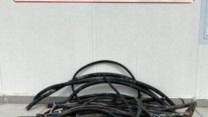 Fabrikadan bakır kablo çaldılar, yakalandılar