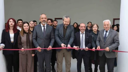 Fırat Üniversitesi’nde 6 Şubat depremi, sergi ve konferansla ele alındı