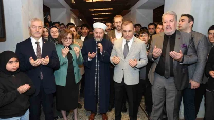 Gaziantep Büyükşehir ev sahipliğinde Mukaddes Emanetler Sergisi vatandaşlarla buluştu