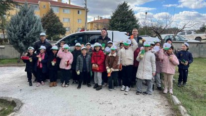 Gediz’de minik eller geleceğe nefes oluyor