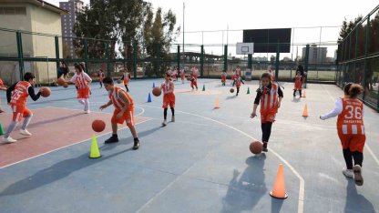 Geleceğin basketbolcuları Akdeniz’de yetişiyor