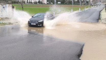Gercüş’te şiddetli yağış ve fırtına