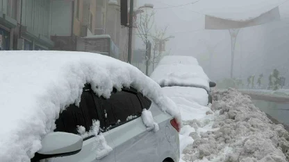 Hakkari’de kar yağışı yerini yoğun sise bıraktı