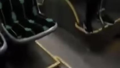 Halk otobüsündeki uygunsuz davranış kamerada