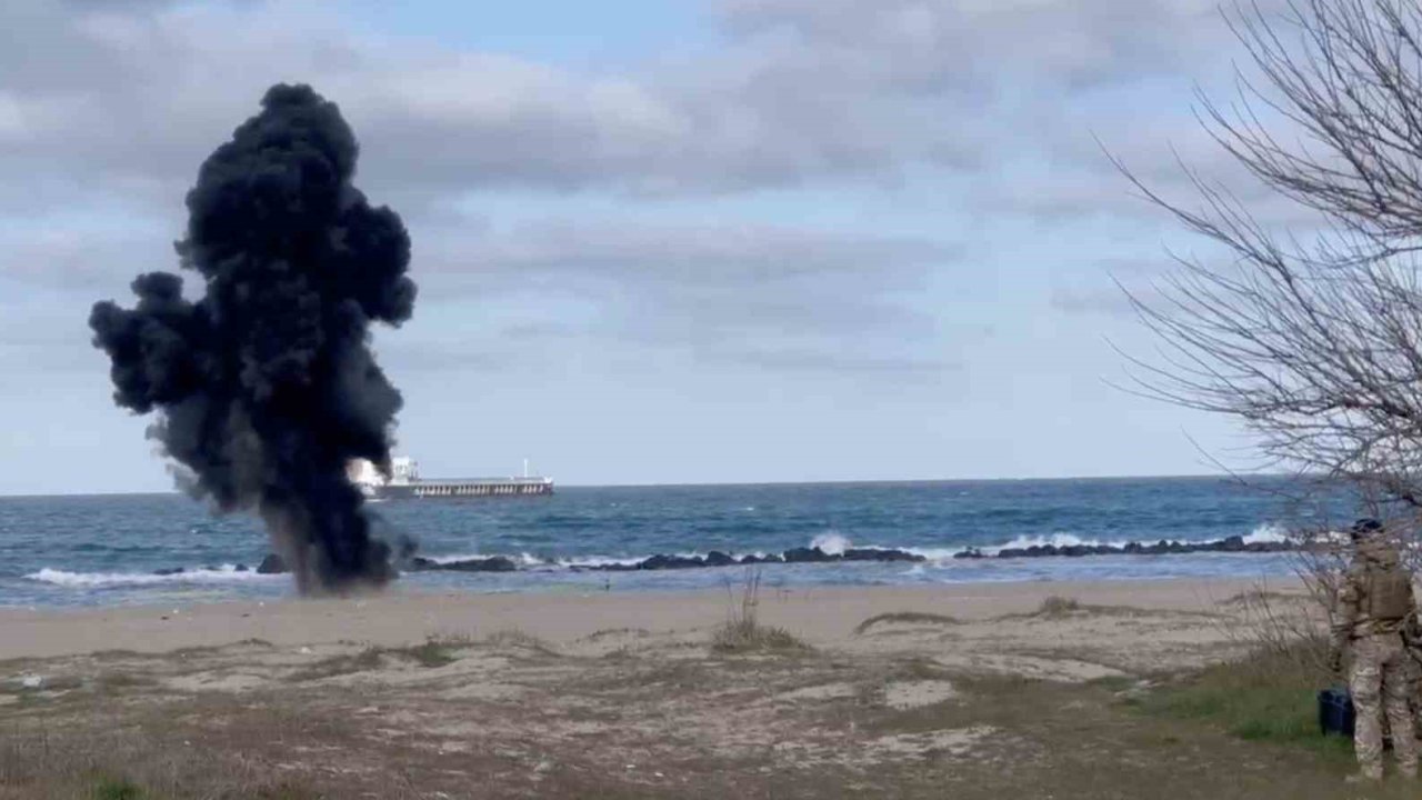 Halk plajındaki İHA, S.A.S. timleri tarafından imha edildi