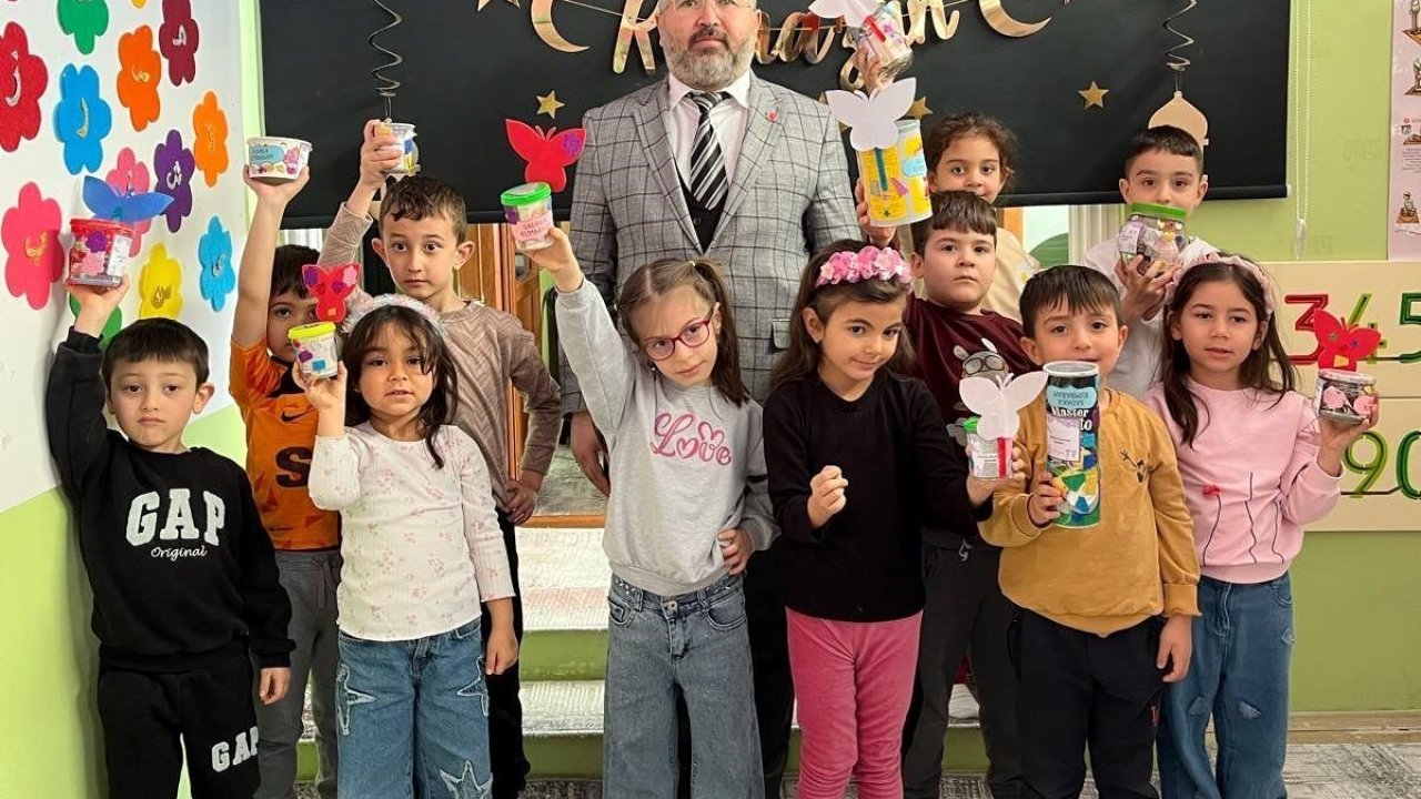 Hisarcık’ta minikler harçlıklarını Gazze için biriktirdi