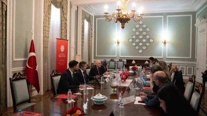 İletişim Başkanı Duran: "Ülkemiz; jeostratejik konumu, askerî kapasitesi ve caydırıcılık unsurlarıyla, Soğuk Savaş’tan günümüze NATO’nun kolektif savunma mimarisinde vazgeçilmez bir merkez ülke ve jeopolitik denge unsurudur" dedi.