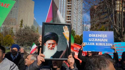 İran’ın Ankara Büyükelçiliği’nde bayraklar yarıya indi