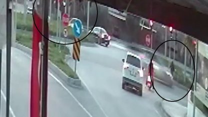 Işık ihlali yapan motosiklet otomobille çarpıştı: 2 yaralı