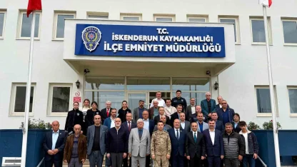 İskenderun’da muhtarlar, huzurlu yaşam için jandarma ve emniyete teşekkür etti