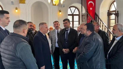 İzmir’de restore edilen tarihi Asmalı Mescit Camii ibadete açıldı