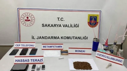 Jandarma uyuşturucuya geçit vermiyor: 3 tutuklama