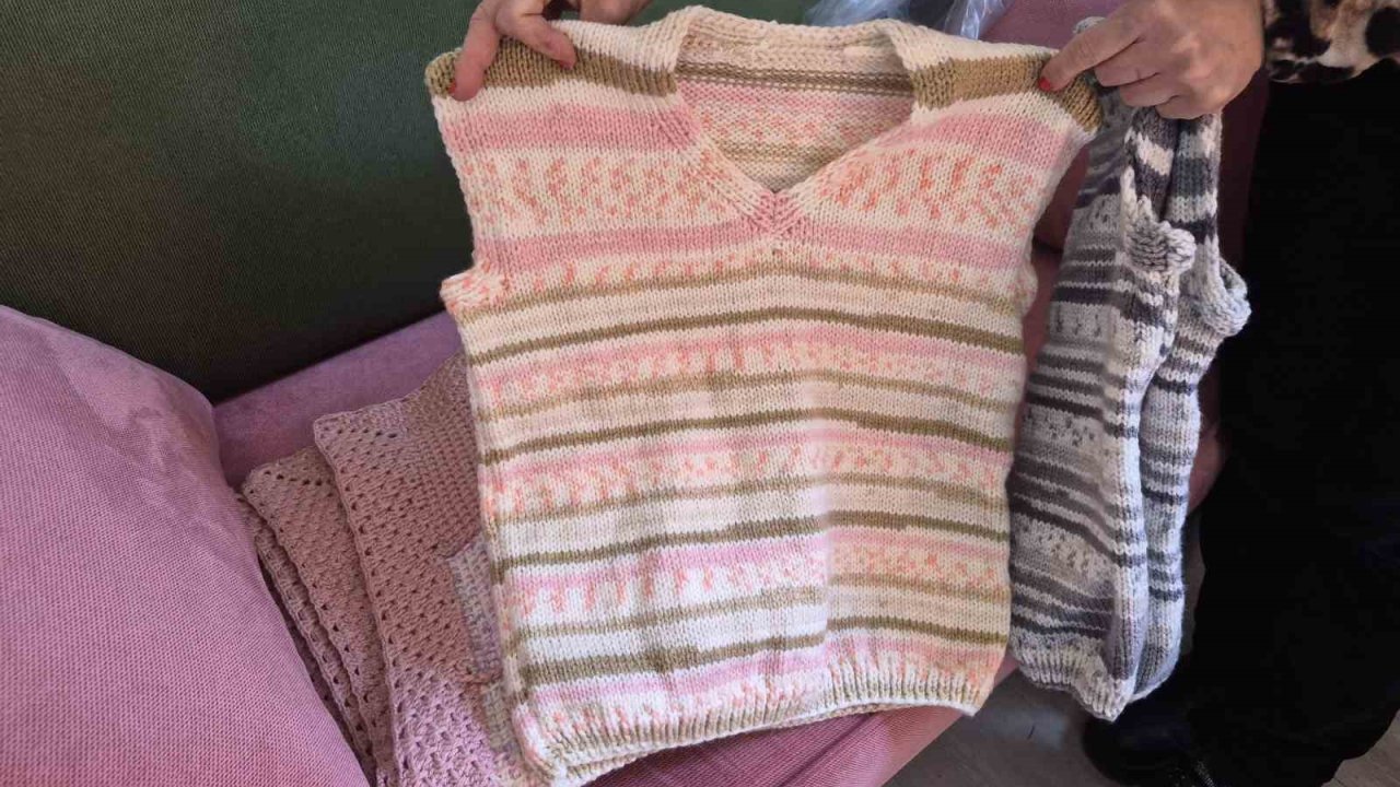 Kadınların ördüğü bebek kıyafetleri ihtiyaç sahibi ailelere hediye ediliyor