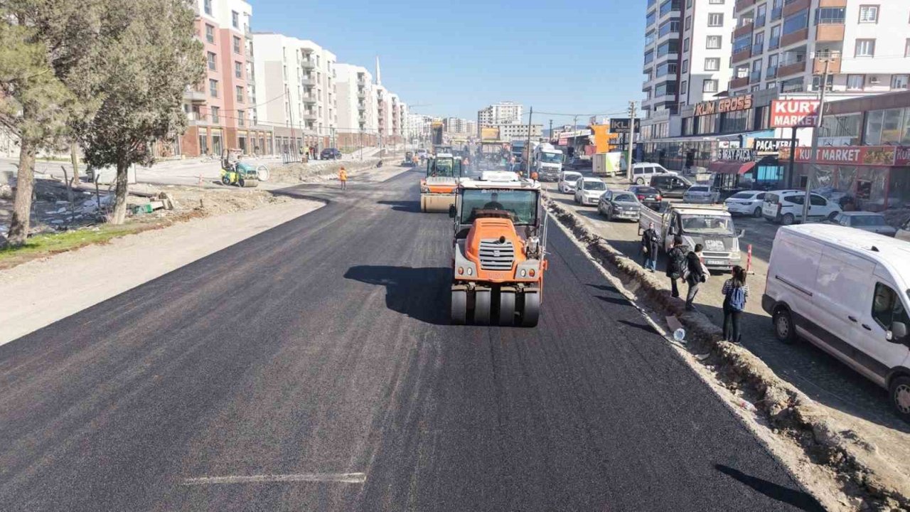 Kahramanmaraş Doğukent karayolu yenileniyor