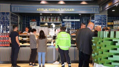 Kahramanmaraş’ta Ramazan tatlıları tezgahları süslüyor