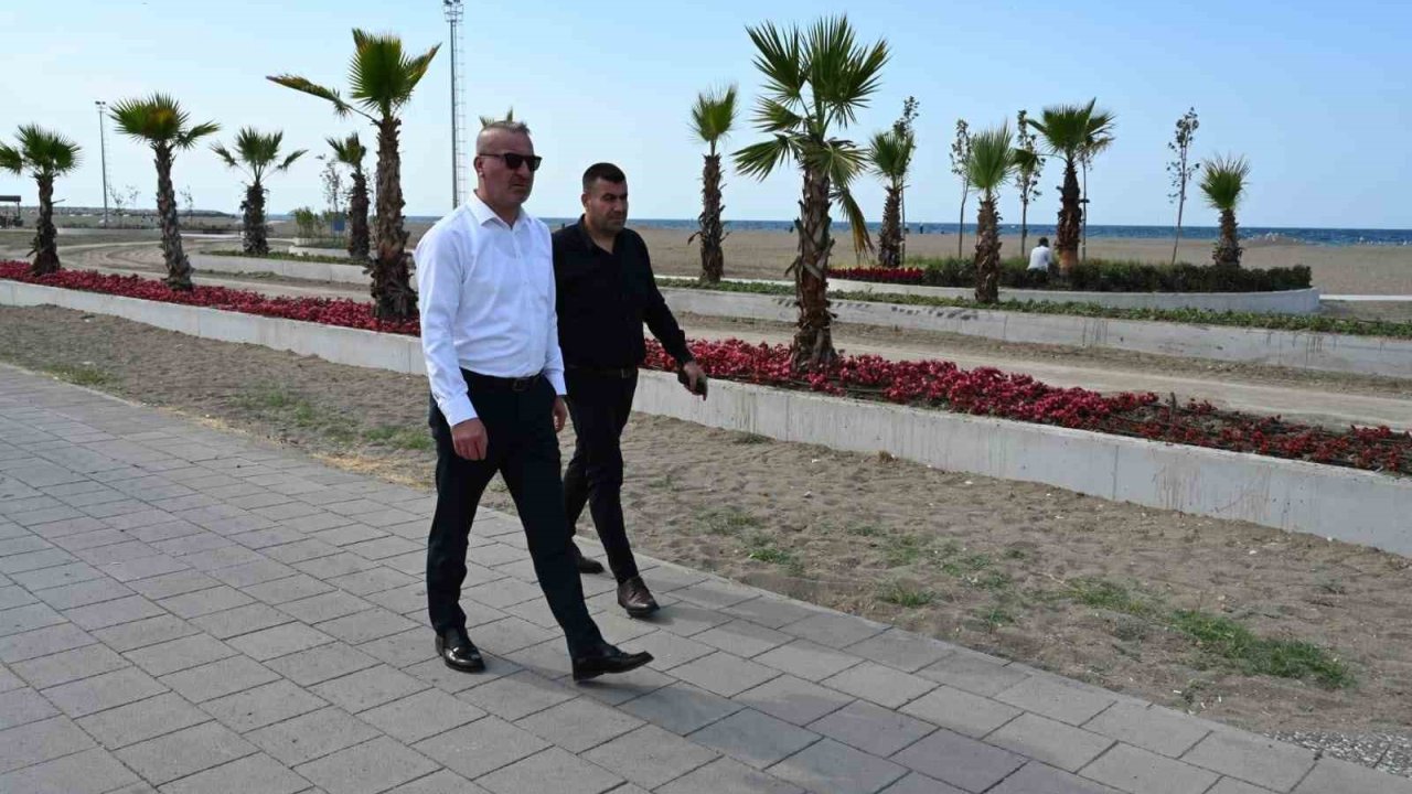 Karacabey’de park ve bahçelerde göz dolduran çalışmalar