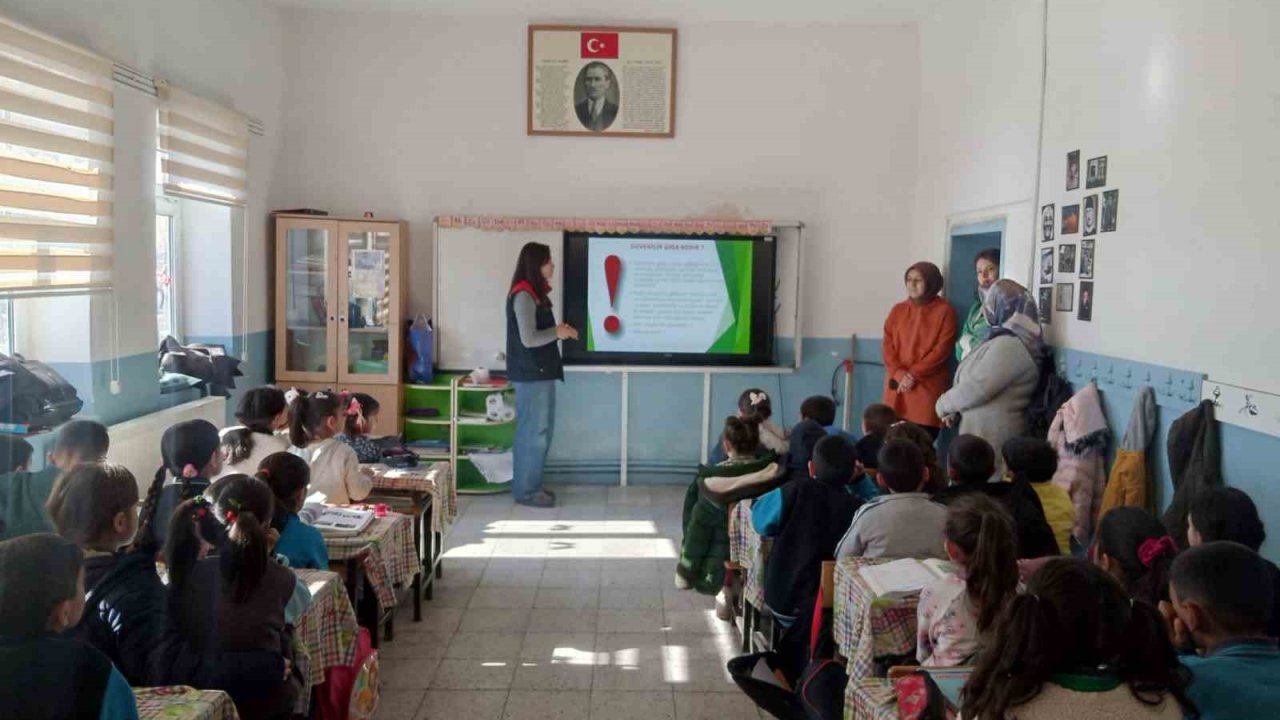 Kars’ta öğrencilere gıda güvenilirliği ve israfla mücadele eğitimi