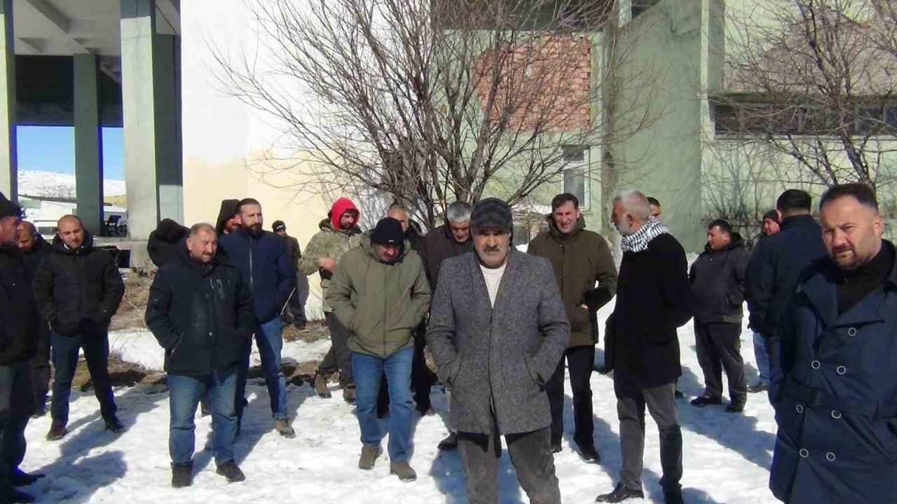 Kars’ta vatandaşların taş ocağı tepkisi