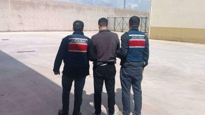 Kasten yaralama suçundan aranan şahsı jandarma yakaladı