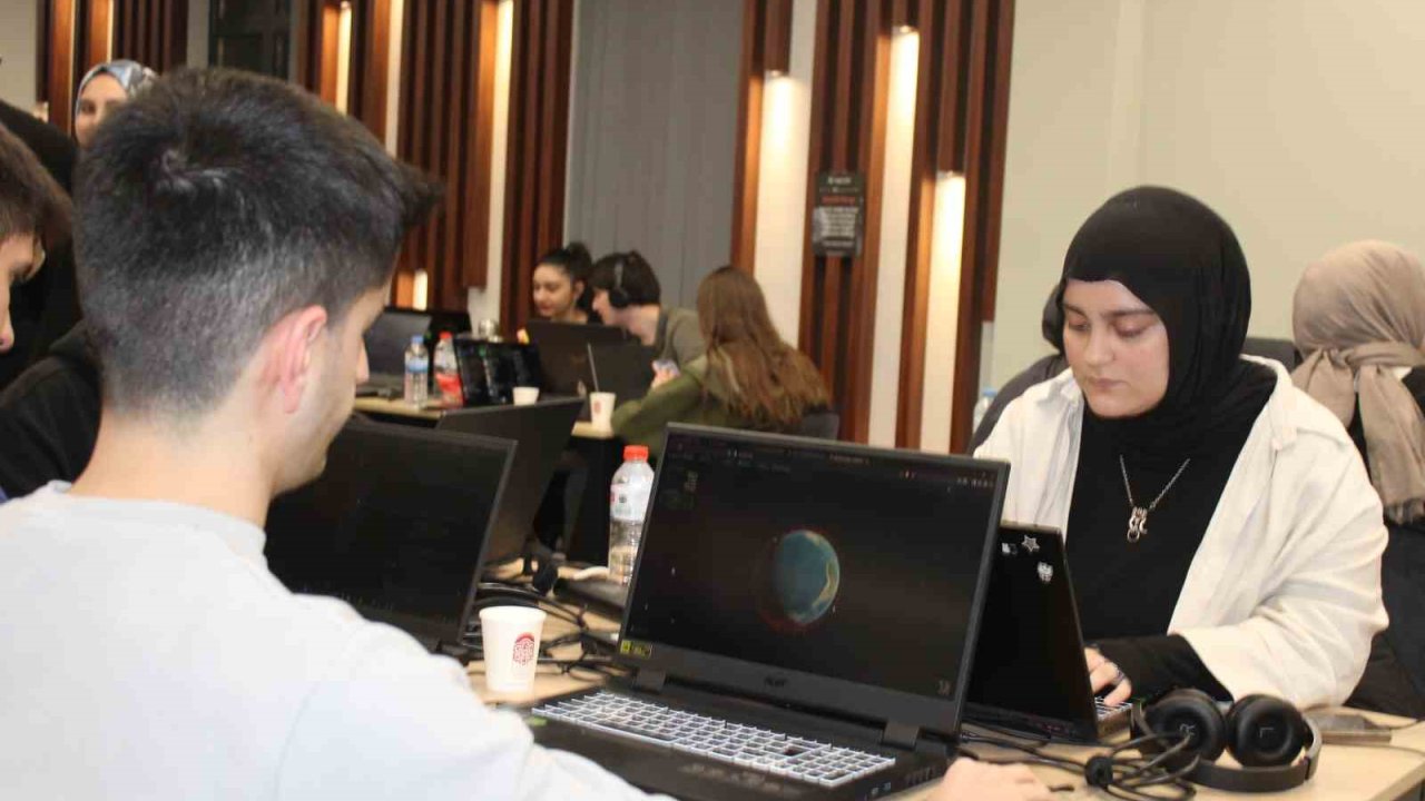 Kayseri’de gençleri uzayla buluşturan TUA Astro Hackathon Yarışması başladı