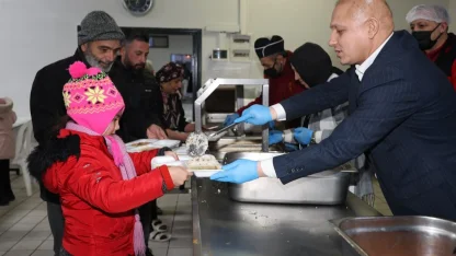 Kırıkkale Belediye Başkanı Önal, vatandaşlarla iftar sofrasında buluştu