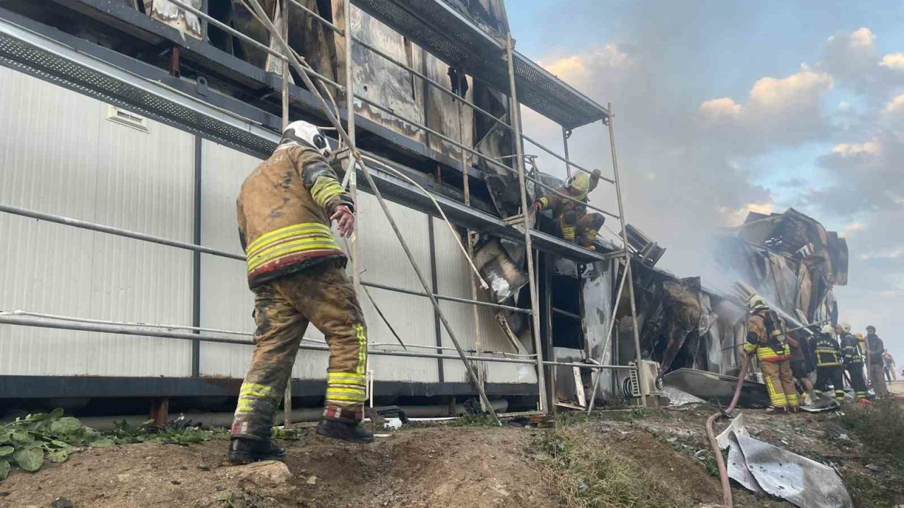 Konteyner yatakhane alevlere teslim oldu