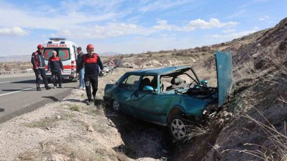 Kontrolden çıkan Fiat Tofaş otomobil karşı şeride geçti: 1 yaralı