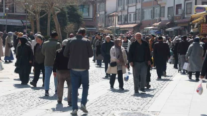 Konya’nın Tarihi Bedesten Çarşısı’nda bayram yoğunluğu