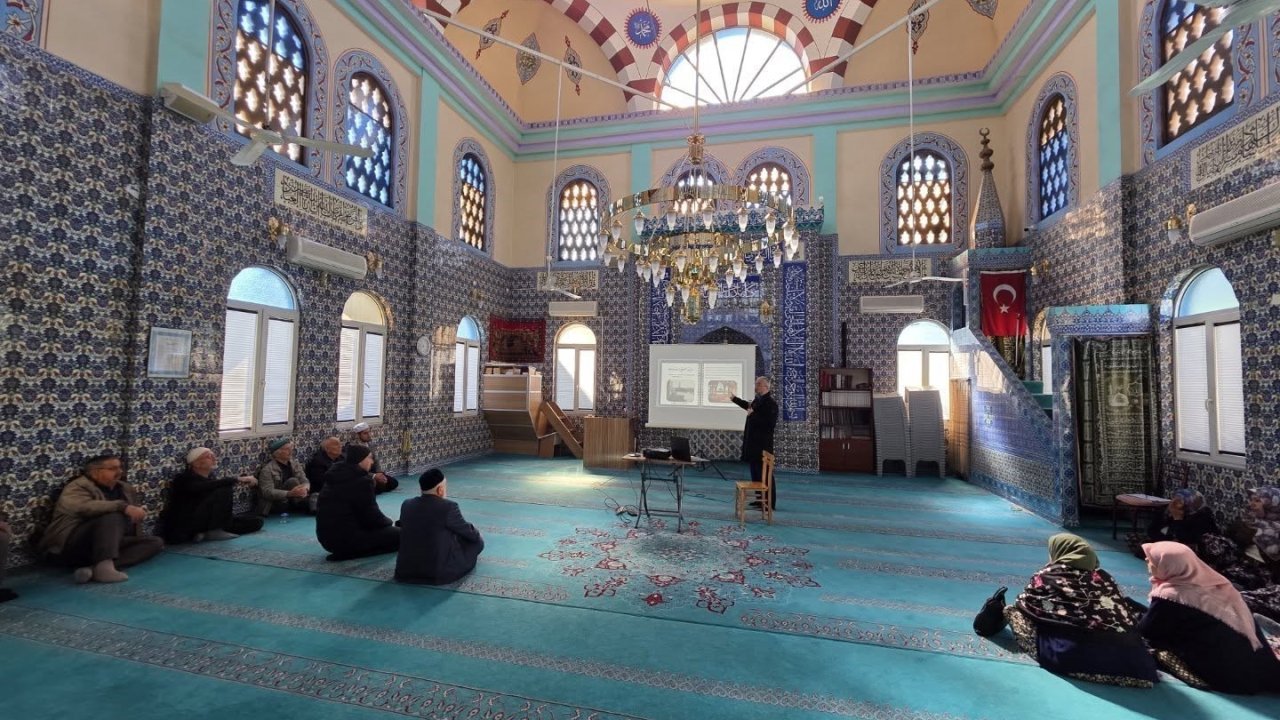 Köşk’te hac yolcularına hazırlık semineri verildi