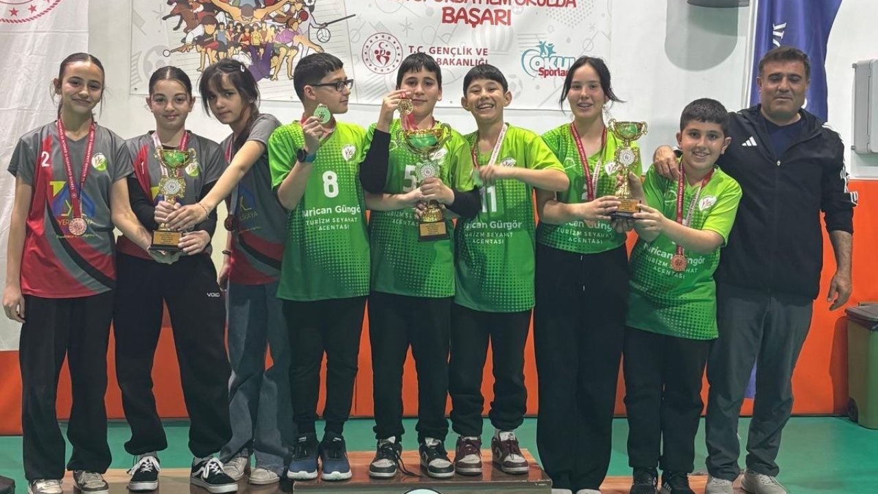 Köyceğiz Toparlar Ortaokulu Floor Curling’te İl birincisi oldu