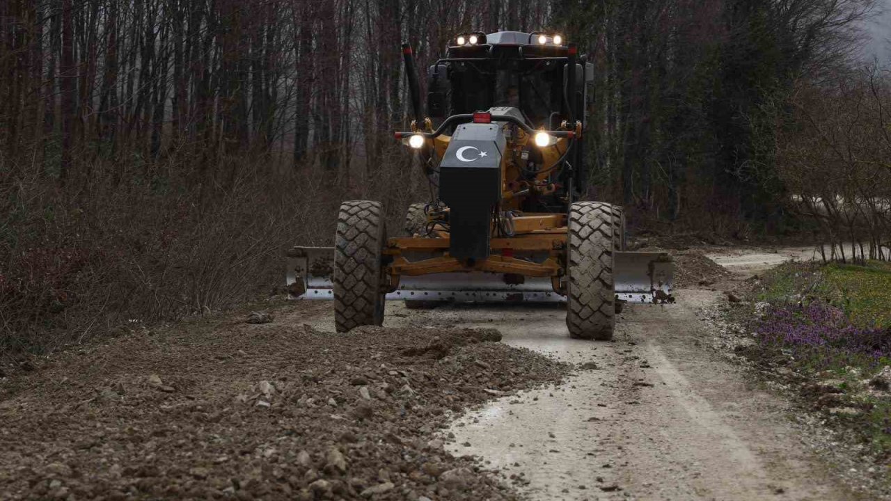 Köylerde yol bakım çalışmaları tamamlanıyor