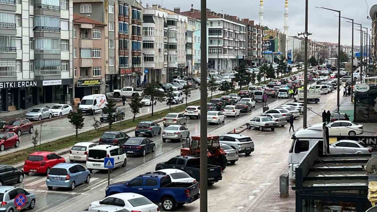Kulu’da bayram trafiği yoğunluğu