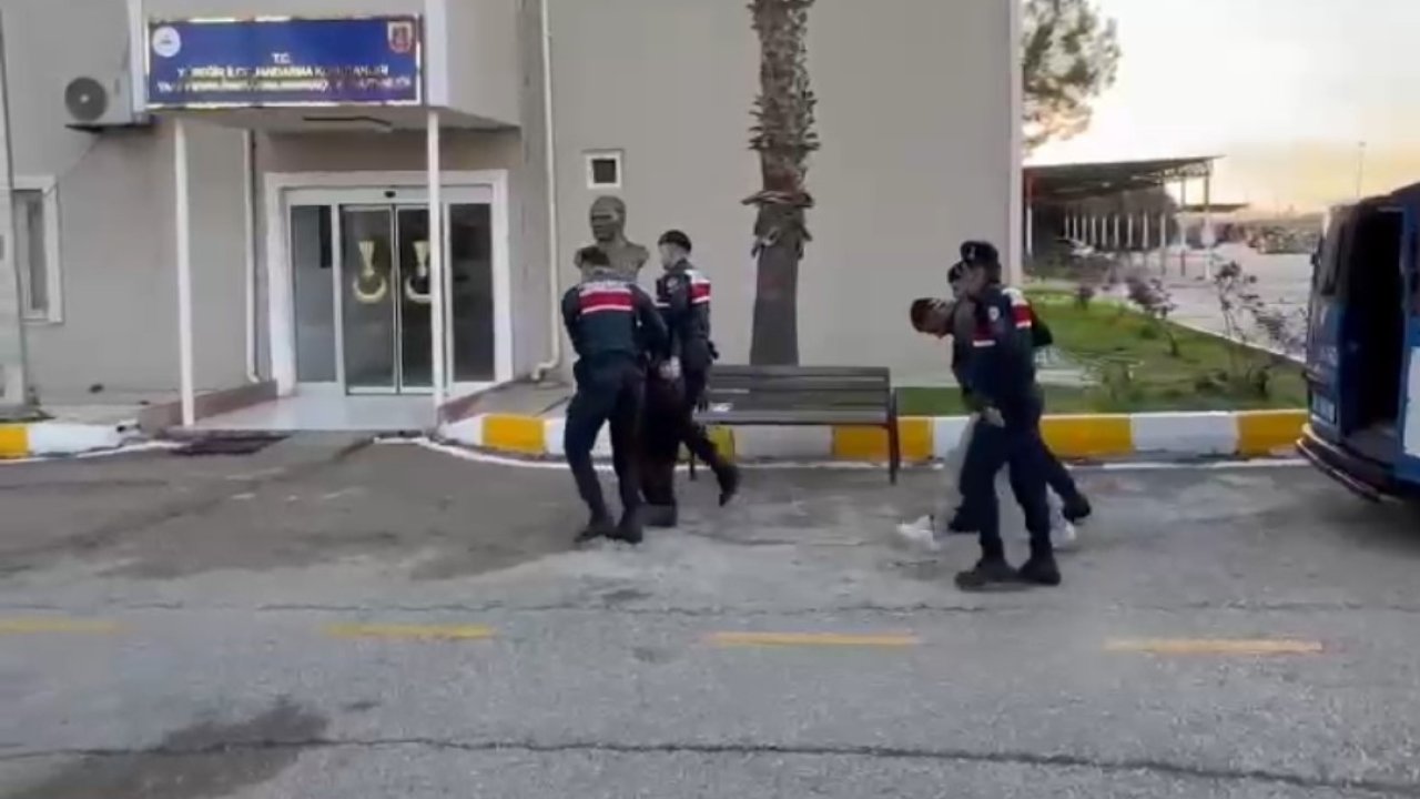 Kur’an-ı Kerim’lere zarar veren 2 kişi tutuklandı