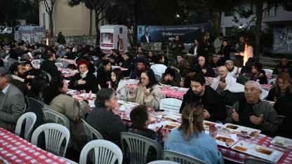 Kuşadası’nda Ramazan ayının bereketi paylaştıkça çoğalıyor