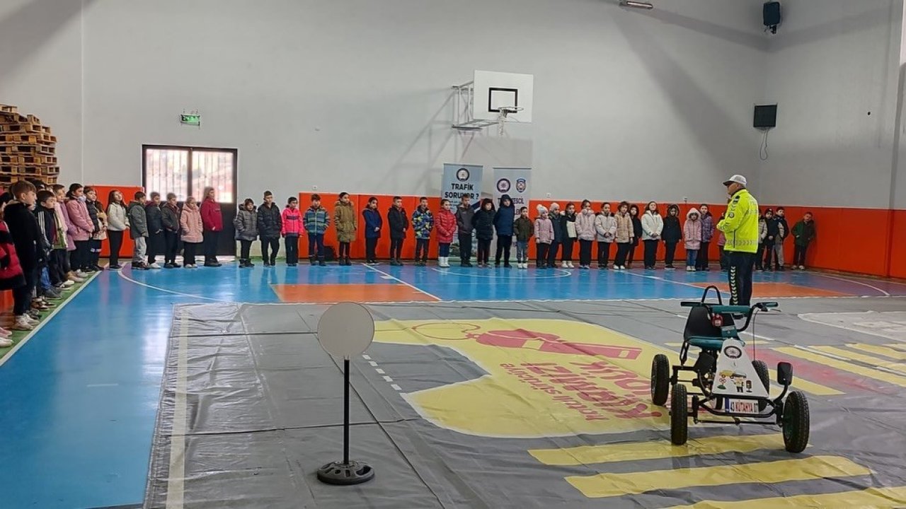 Kütahya Emniyet Müdürlüğünden trafik eğitim ve bilgilendirme faaliyetleri