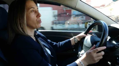 Maaşına zam istedi, işinden oldu: Taksi şoförü kadın neye uğradığını şaşırdı