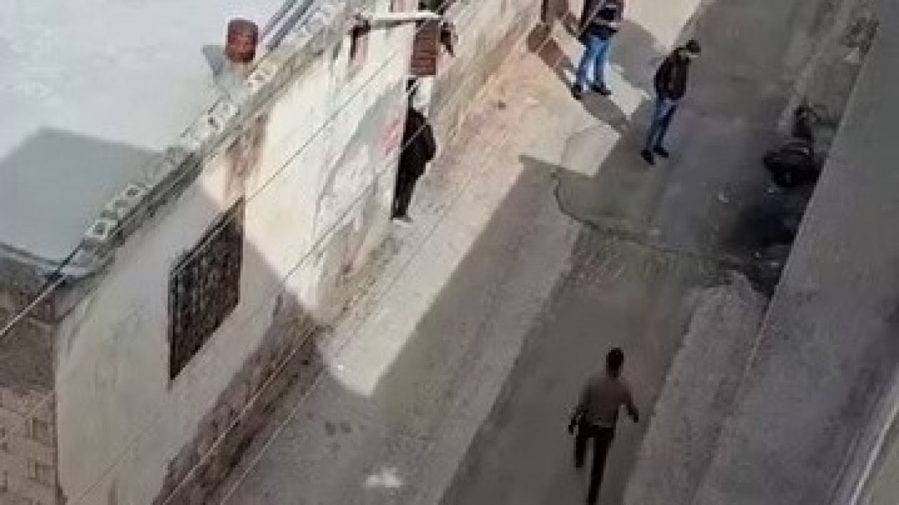 Madde bağımlısı sokak ortasında yığılıp kaldı