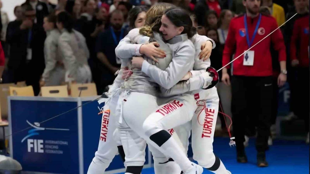 Manisalı eskrimci Berra Kürek Avrupa ikincisi oldu