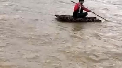 Mardin’de taşan derede sal keyfi