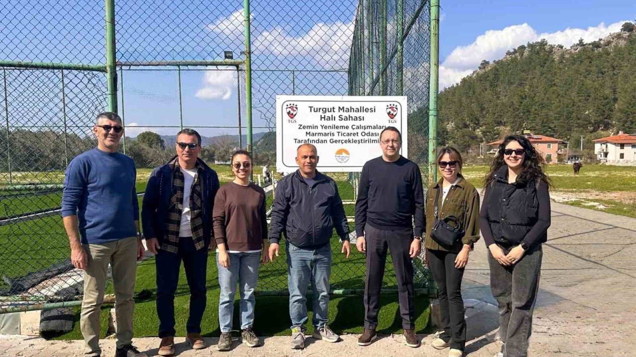 Marmaris Turgut Mahallesi’nde futbol sahası yenilendi