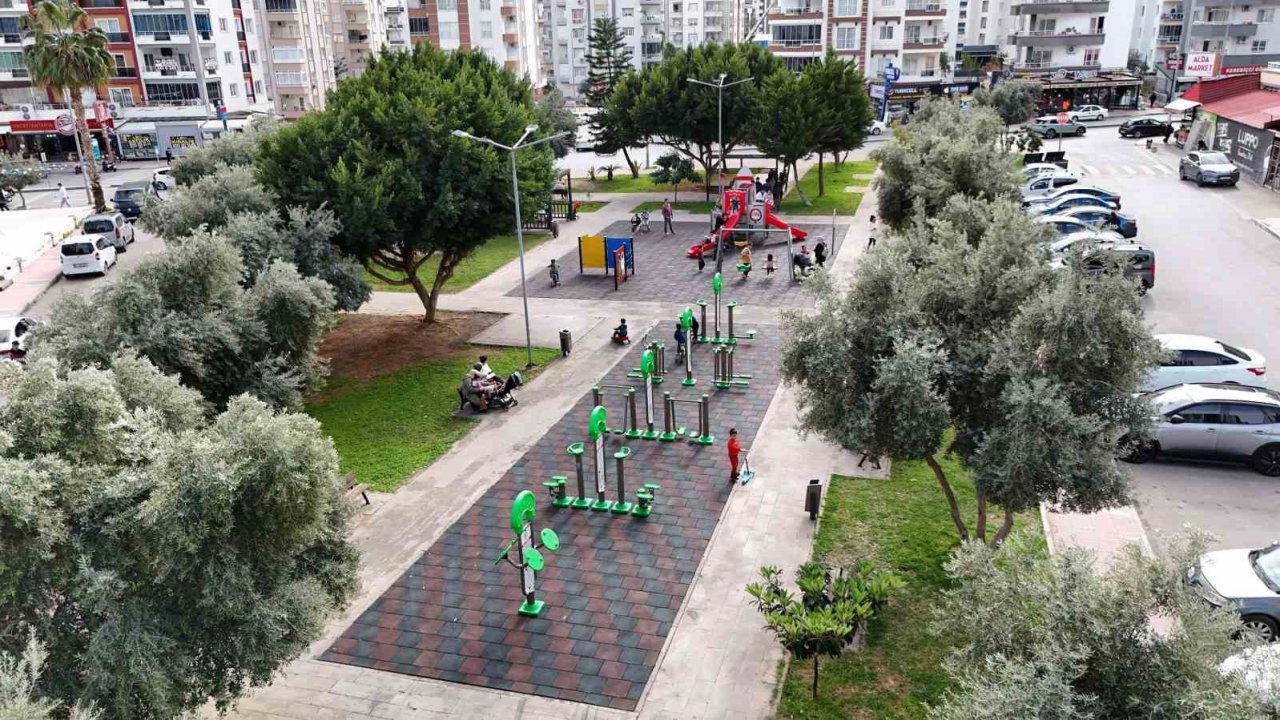 Mezitli’de parklar yenileniyor, yaşam alanları güçleniyor